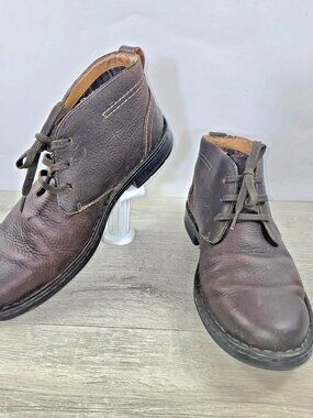 Clarks Chukka Ankle Boots Brown Leather Mens Sz 10M Lace Up Cushioned